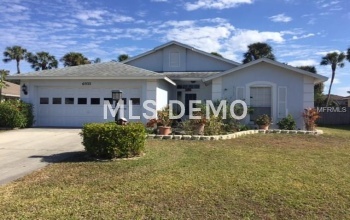 6933 43RD COURT E, SARASOTA, Florida 34243, 3 Bedrooms Bedrooms, 8 Rooms Rooms,2 BathroomsBathrooms,Residential,For sale,43RD,A4207717