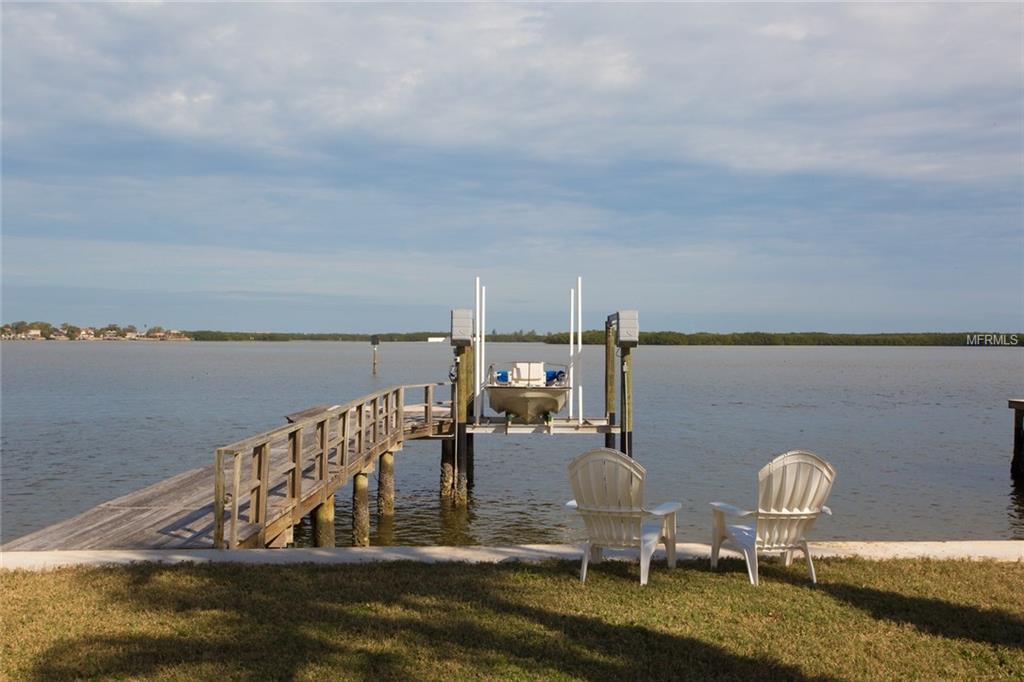 1843 BAYOU GRANDE BOULEVARD NE, ST PETERSBURG, Florida 33703, 4 Bedrooms Bedrooms, 6 Rooms Rooms,2 BathroomsBathrooms,Residential,For sale,BAYOU GRANDE,U7845688