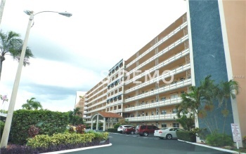 5900 SHORE BOULEVARD S, GULFPORT, Florida 33707, 1 Bedroom Bedrooms, 5 Rooms Rooms,1 BathroomBathrooms,Residential,For sale,SHORE,U7835137