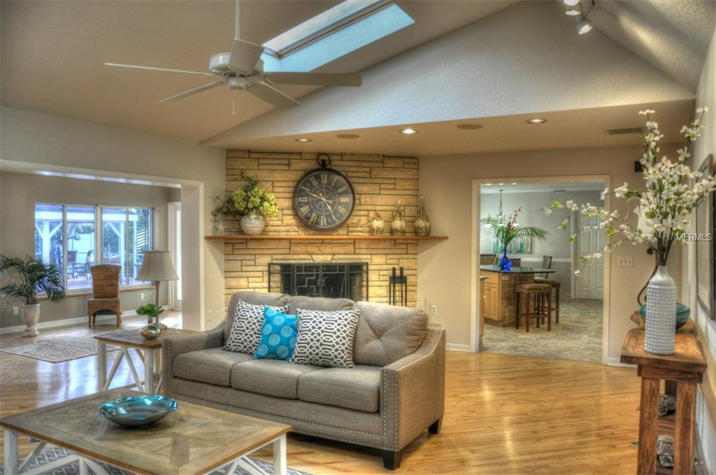 2035 BELLEAIR ROAD, CLEARWATER, Florida 33764, 4 Bedrooms Bedrooms, 12 Rooms Rooms,4 BathroomsBathrooms,Residential,For sale,BELLEAIR,U7843920