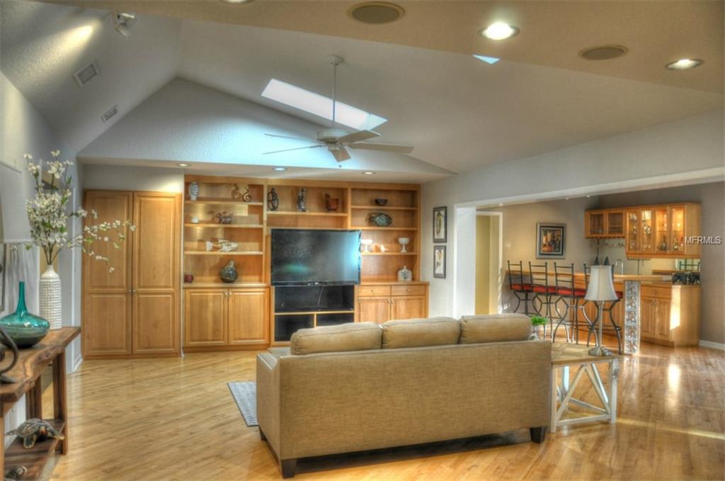 2035 BELLEAIR ROAD, CLEARWATER, Florida 33764, 4 Bedrooms Bedrooms, 12 Rooms Rooms,4 BathroomsBathrooms,Residential,For sale,BELLEAIR,U7843920