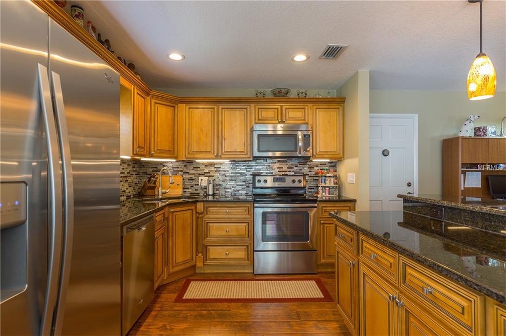 205 BUTTONWOOD CIRCLE, SEMINOLE, Florida 33777, 2 Bedrooms Bedrooms, 4 Rooms Rooms,2 BathroomsBathrooms,Residential,For sale,BUTTONWOOD,U7845693