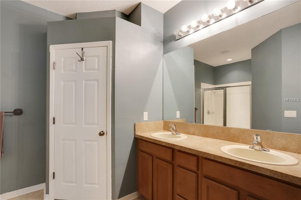 1106 EMERALD HILL WAY, VALRICO, Florida 33594, 4 Bedrooms Bedrooms, 8 Rooms Rooms,2 BathroomsBathrooms,Residential,For sale,EMERALD HILL,T2928182