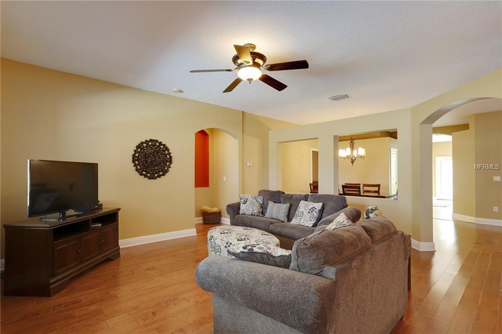 1106 EMERALD HILL WAY, VALRICO, Florida 33594, 4 Bedrooms Bedrooms, 8 Rooms Rooms,2 BathroomsBathrooms,Residential,For sale,EMERALD HILL,T2928182