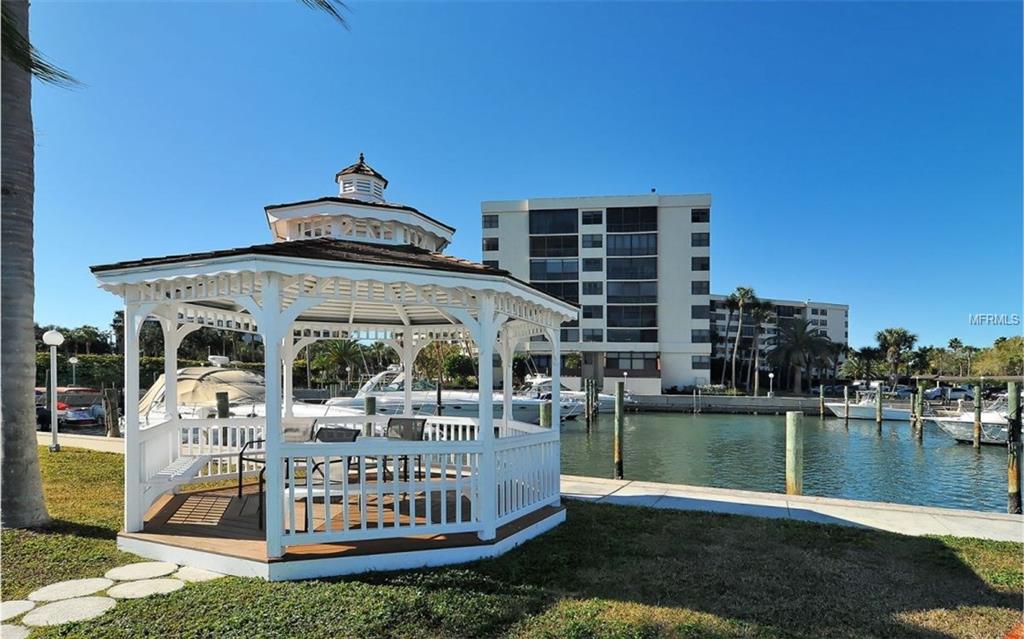 5855 MIDNIGHT PASS ROAD, SARASOTA, Florida 34242, 2 Bedrooms Bedrooms, 5 Rooms Rooms,2 BathroomsBathrooms,Residential,For sale,MIDNIGHT PASS,A4187298