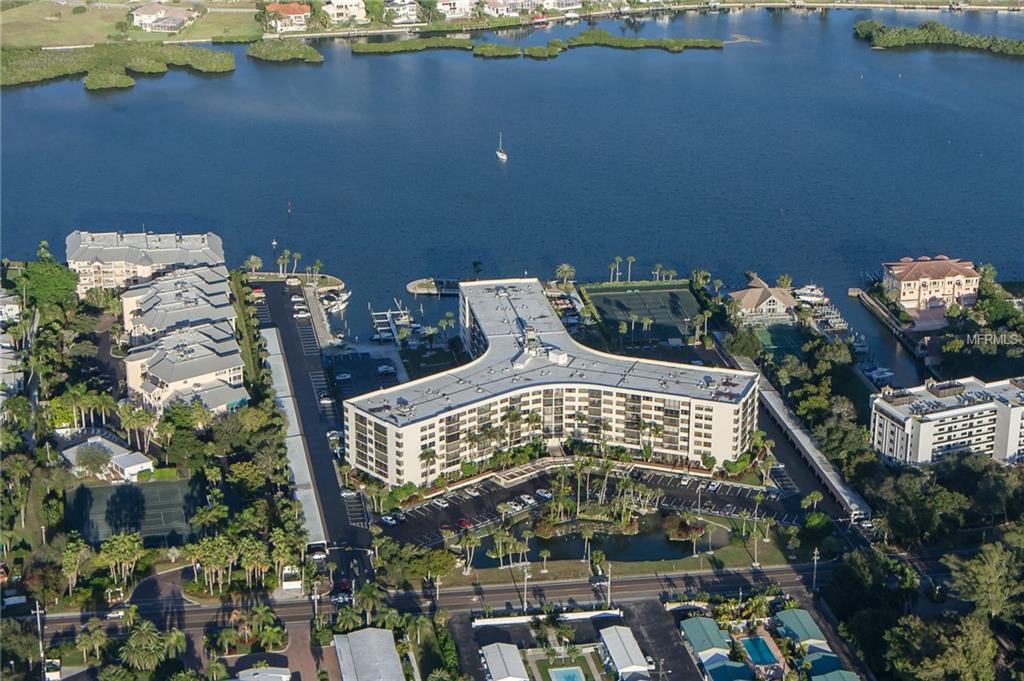 5855 MIDNIGHT PASS ROAD, SARASOTA, Florida 34242, 2 Bedrooms Bedrooms, 5 Rooms Rooms,2 BathroomsBathrooms,Residential,For sale,MIDNIGHT PASS,A4187298