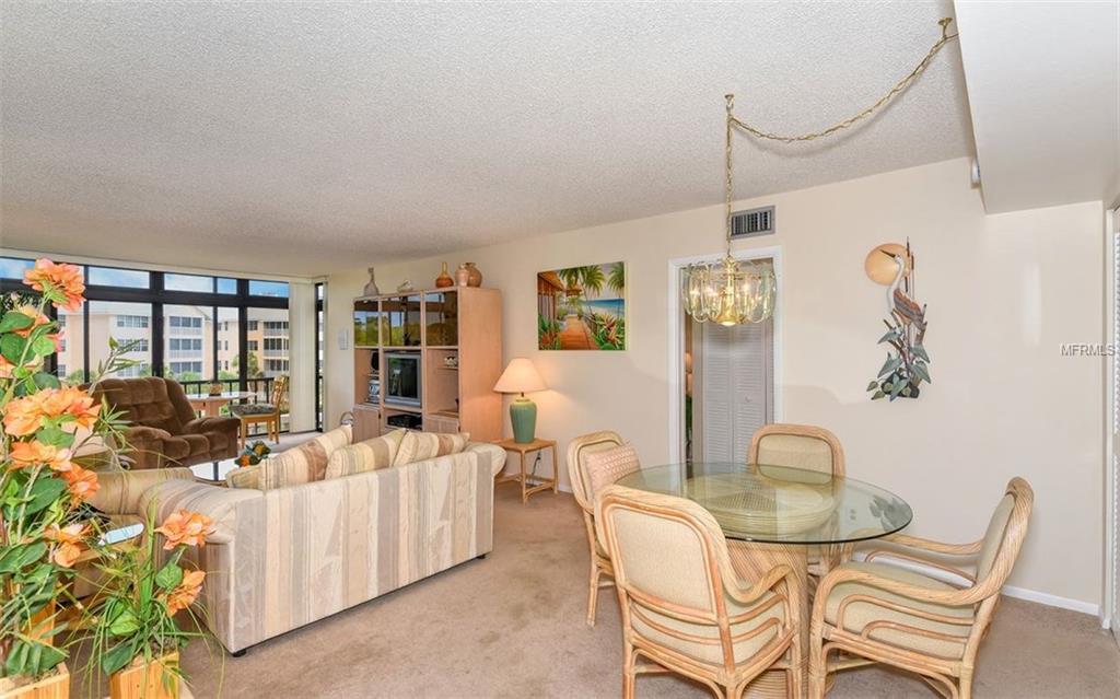 5855 MIDNIGHT PASS ROAD, SARASOTA, Florida 34242, 2 Bedrooms Bedrooms, 5 Rooms Rooms,2 BathroomsBathrooms,Residential,For sale,MIDNIGHT PASS,A4187298