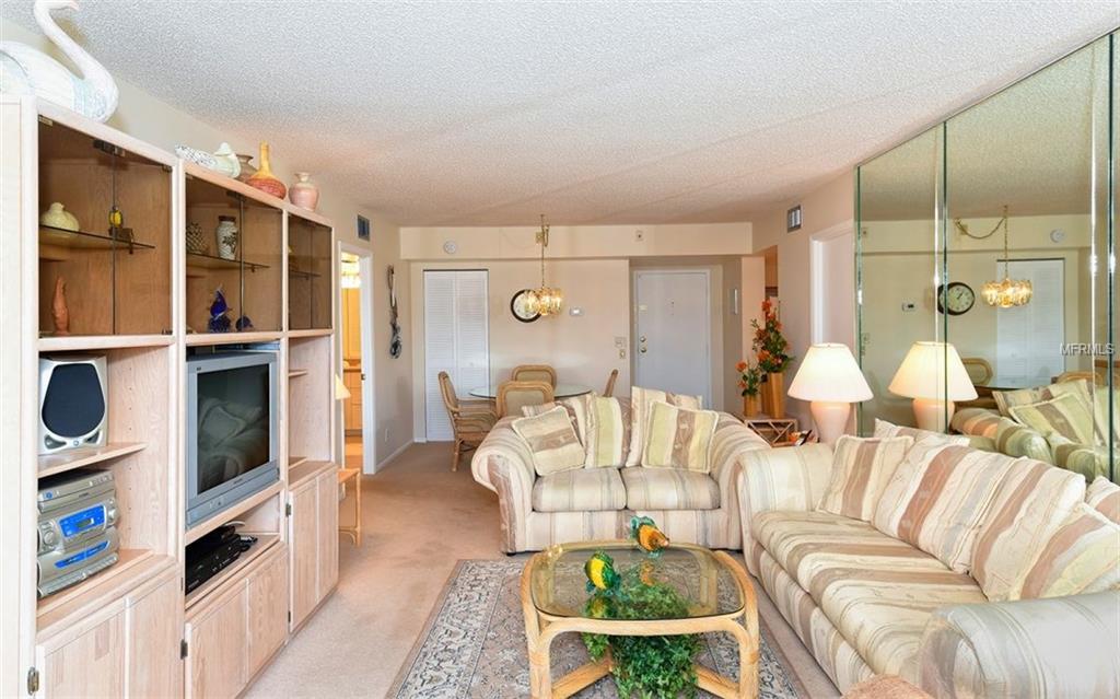 5855 MIDNIGHT PASS ROAD, SARASOTA, Florida 34242, 2 Bedrooms Bedrooms, 5 Rooms Rooms,2 BathroomsBathrooms,Residential,For sale,MIDNIGHT PASS,A4187298