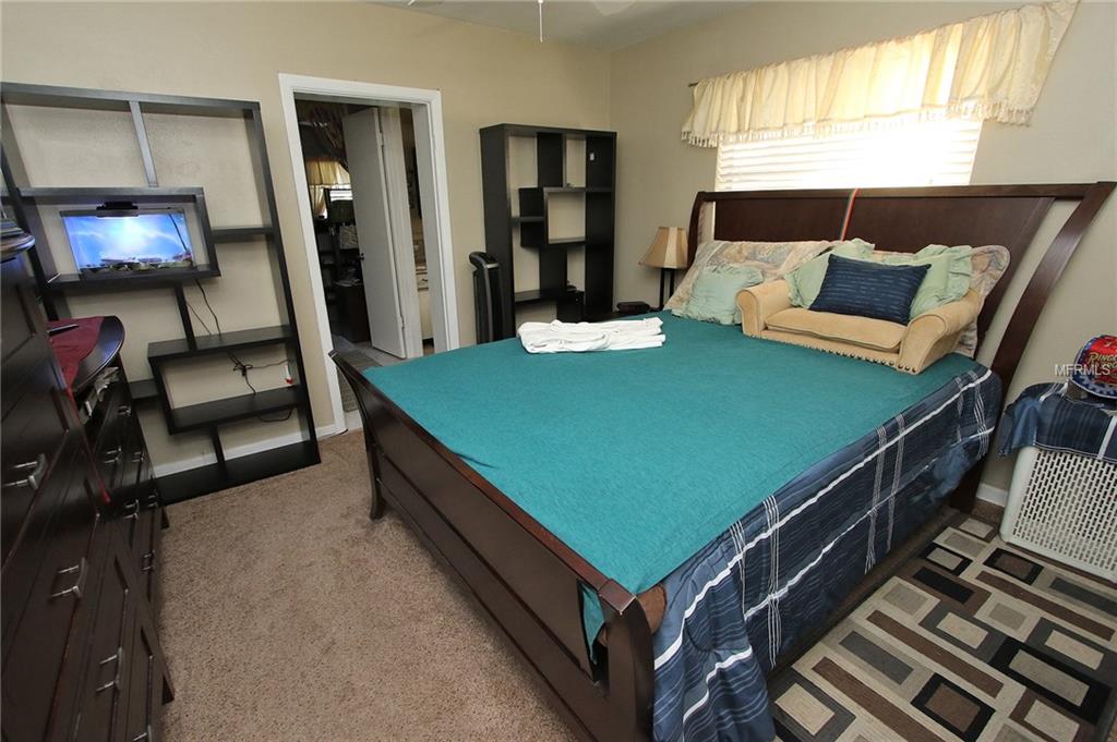 6463 1ST AVENUE N, ST PETERSBURG, Florida 33710, 3 Bedrooms Bedrooms, 8 Rooms Rooms,2 BathroomsBathrooms,Residential,For sale,1ST,T2908656