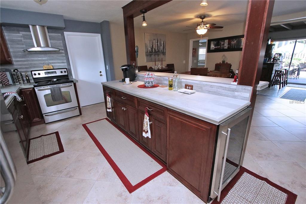 6463 1ST AVENUE N, ST PETERSBURG, Florida 33710, 3 Bedrooms Bedrooms, 8 Rooms Rooms,2 BathroomsBathrooms,Residential,For sale,1ST,T2908656