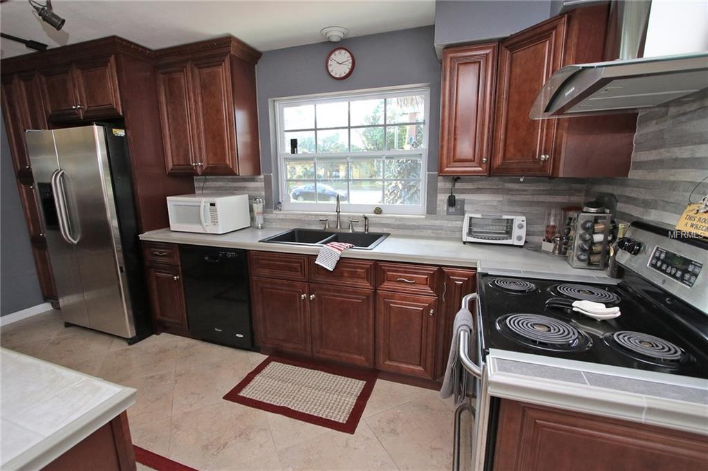 6463 1ST AVENUE N, ST PETERSBURG, Florida 33710, 3 Bedrooms Bedrooms, 8 Rooms Rooms,2 BathroomsBathrooms,Residential,For sale,1ST,T2908656