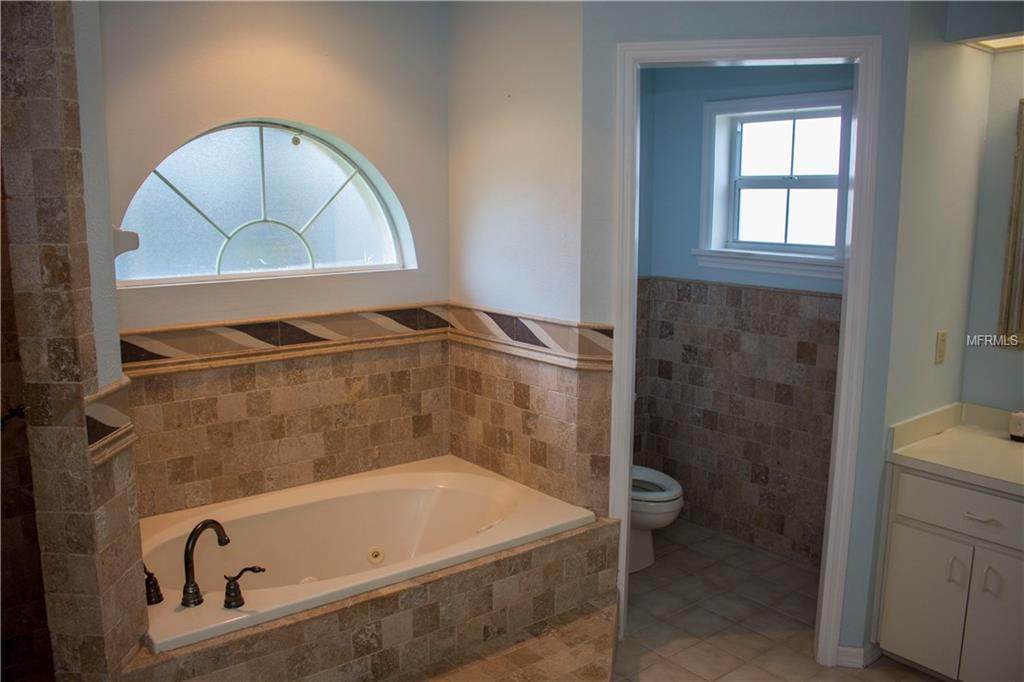 1010 S LAKE MARIAM DRIVE, WINTER HAVEN, Florida 33884, 4 Bedrooms Bedrooms, 8 Rooms Rooms,2 BathroomsBathrooms,Residential,For sale,LAKE MARIAM,P4718174