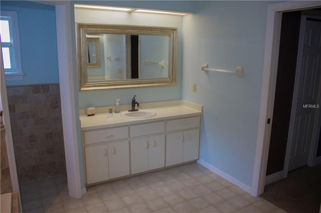 1010 S LAKE MARIAM DRIVE, WINTER HAVEN, Florida 33884, 4 Bedrooms Bedrooms, 8 Rooms Rooms,2 BathroomsBathrooms,Residential,For sale,LAKE MARIAM,P4718174