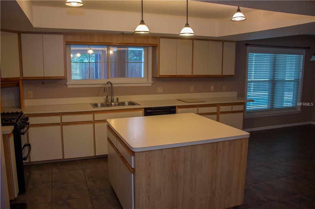 1010 S LAKE MARIAM DRIVE, WINTER HAVEN, Florida 33884, 4 Bedrooms Bedrooms, 8 Rooms Rooms,2 BathroomsBathrooms,Residential,For sale,LAKE MARIAM,P4718174