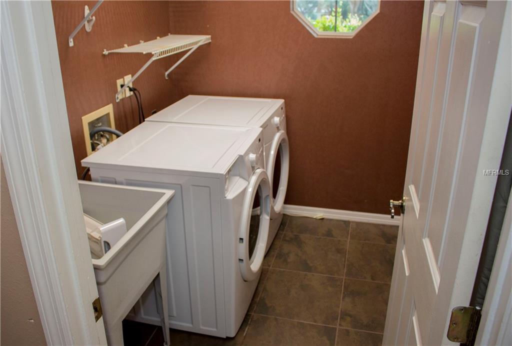 1010 S LAKE MARIAM DRIVE, WINTER HAVEN, Florida 33884, 4 Bedrooms Bedrooms, 8 Rooms Rooms,2 BathroomsBathrooms,Residential,For sale,LAKE MARIAM,P4718174