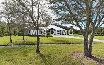 5210 SADDLE OAK TRAIL, SARASOTA, Florida 34241, 3 Bedrooms Bedrooms, 10 Rooms Rooms,4 BathroomsBathrooms,Residential,For sale,SADDLE OAK,A4204367