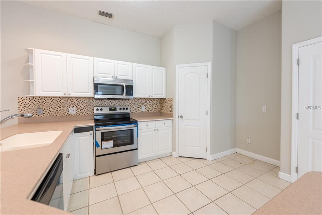 720 SUNSET LAKES DRIVE MERRITT ISLAND, Florida 32953, 3 Bedrooms Bedrooms, 3 Rooms Rooms,2 BathroomsBathrooms,Residential,For sale,SUNSET LAKES,V4722663