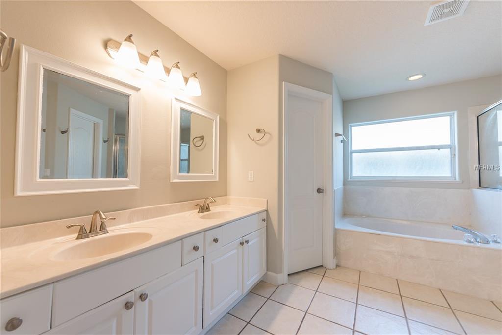 720 SUNSET LAKES DRIVE MERRITT ISLAND, Florida 32953, 3 Bedrooms Bedrooms, 3 Rooms Rooms,2 BathroomsBathrooms,Residential,For sale,SUNSET LAKES,V4722663