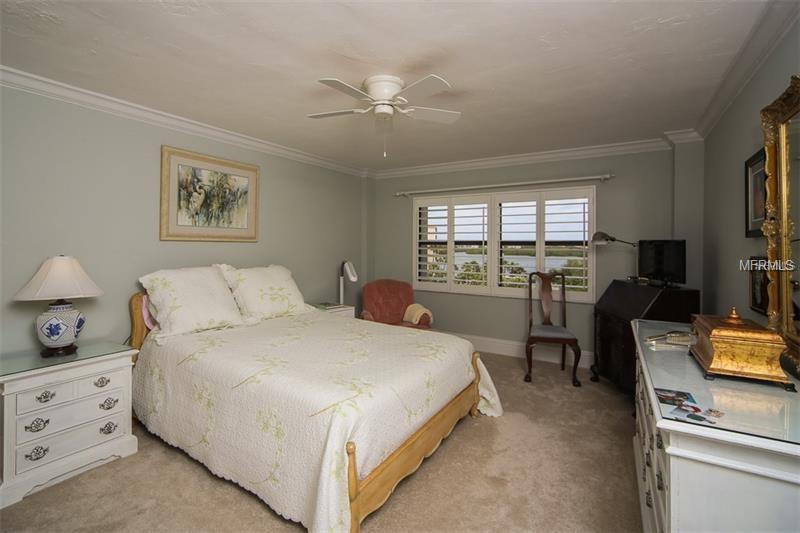 5911 MIDNIGHT PASS ROAD, SARASOTA, Florida 34242, 2 Bedrooms Bedrooms, 5 Rooms Rooms,2 BathroomsBathrooms,Residential,For sale,MIDNIGHT PASS,A4208527