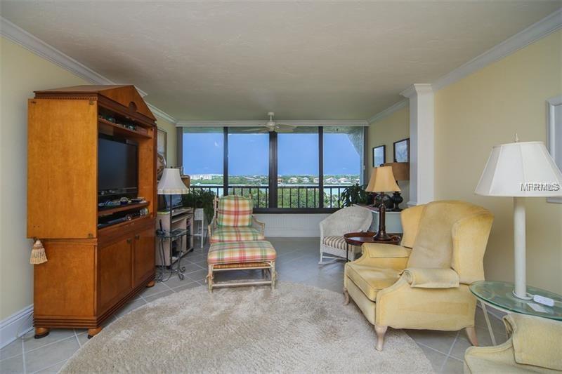 5911 MIDNIGHT PASS ROAD, SARASOTA, Florida 34242, 2 Bedrooms Bedrooms, 5 Rooms Rooms,2 BathroomsBathrooms,Residential,For sale,MIDNIGHT PASS,A4208527