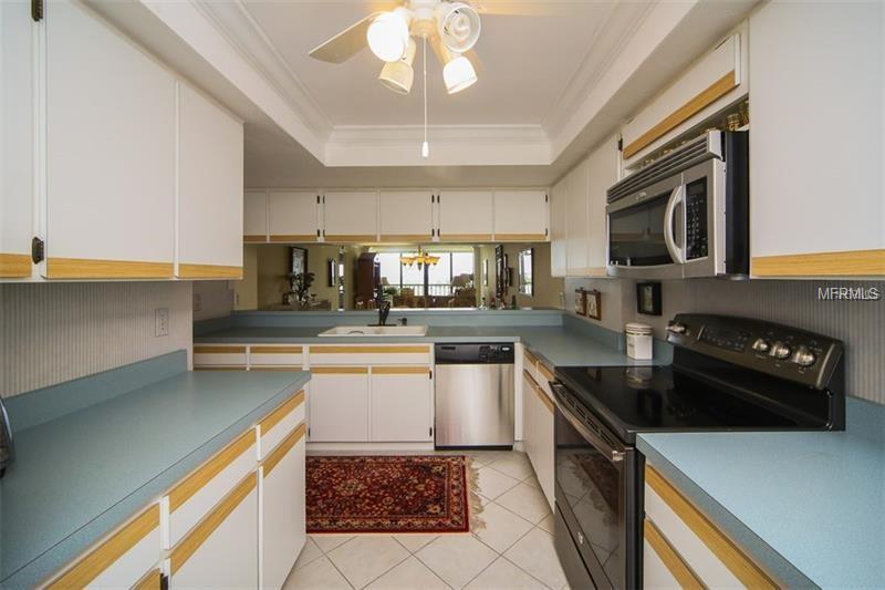 5911 MIDNIGHT PASS ROAD, SARASOTA, Florida 34242, 2 Bedrooms Bedrooms, 5 Rooms Rooms,2 BathroomsBathrooms,Residential,For sale,MIDNIGHT PASS,A4208527