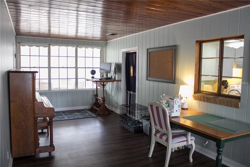 1219 E LAMBRIGHT STREET, TAMPA, Florida 33604, 2 Bedrooms Bedrooms, 5 Rooms Rooms,2 BathroomsBathrooms,Residential,For sale,LAMBRIGHT,T2928435