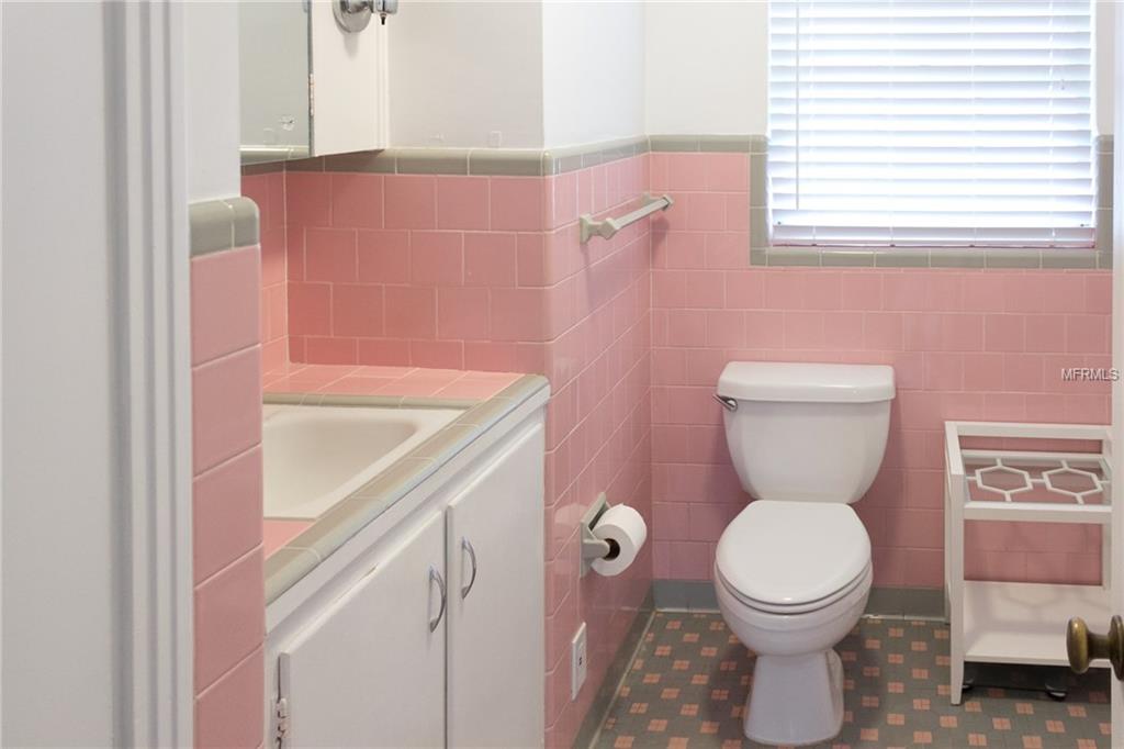 1219 E LAMBRIGHT STREET, TAMPA, Florida 33604, 2 Bedrooms Bedrooms, 5 Rooms Rooms,2 BathroomsBathrooms,Residential,For sale,LAMBRIGHT,T2928435