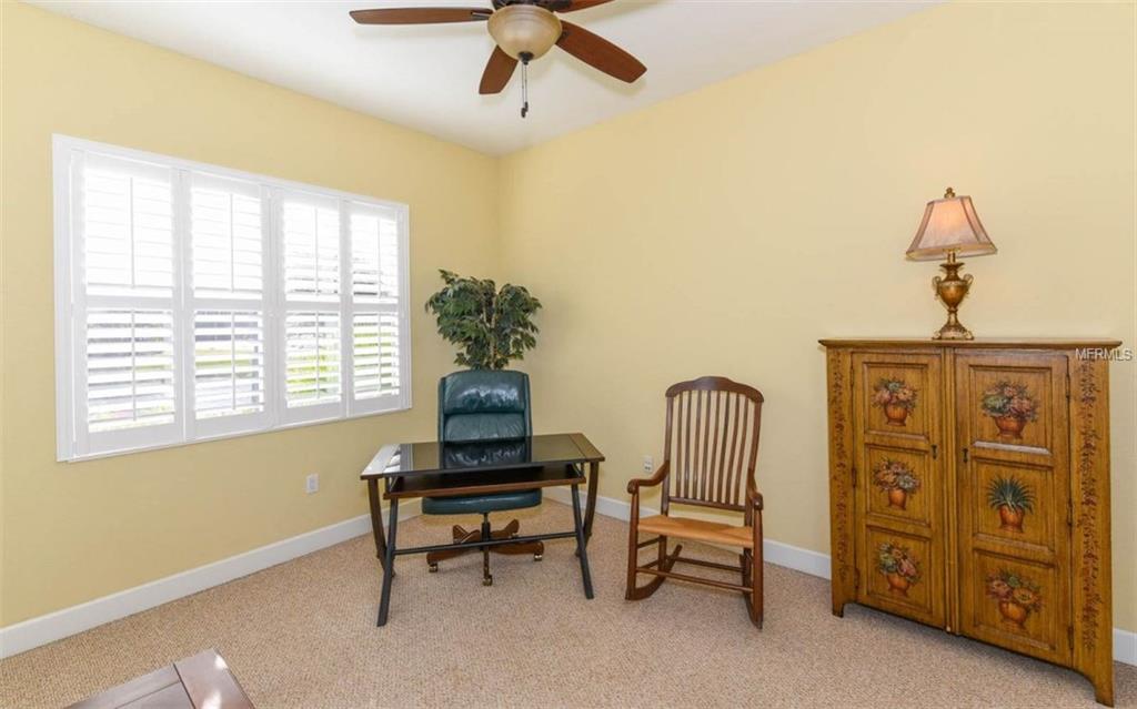 1019 RAINBOW COURT, BRADENTON, Florida 34212, 4 Bedrooms Bedrooms, 10 Rooms Rooms,4 BathroomsBathrooms,Residential,For sale,RAINBOW,A4200533