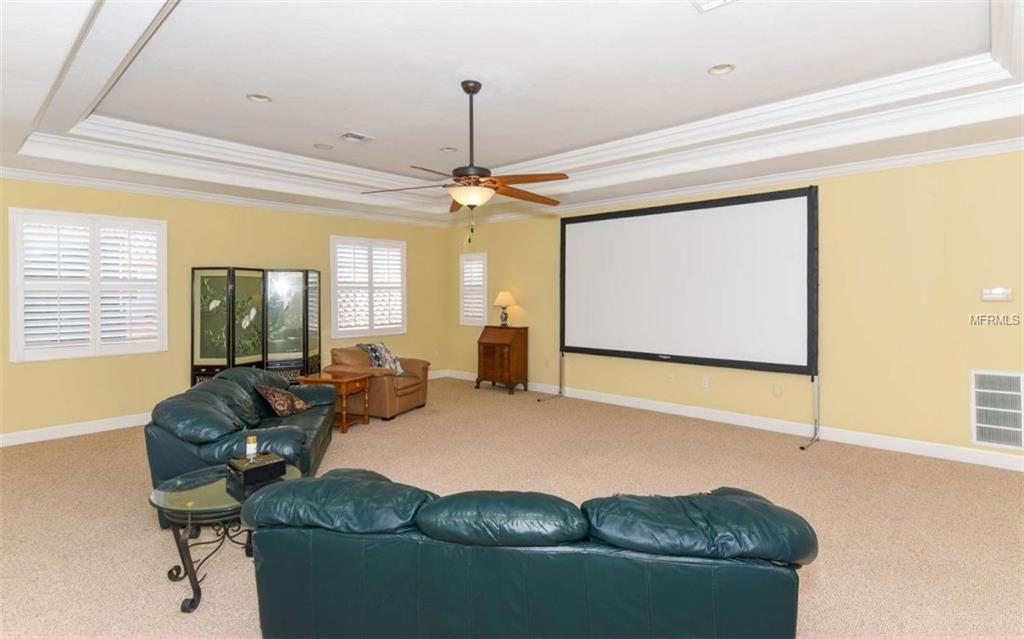 1019 RAINBOW COURT, BRADENTON, Florida 34212, 4 Bedrooms Bedrooms, 10 Rooms Rooms,4 BathroomsBathrooms,Residential,For sale,RAINBOW,A4200533