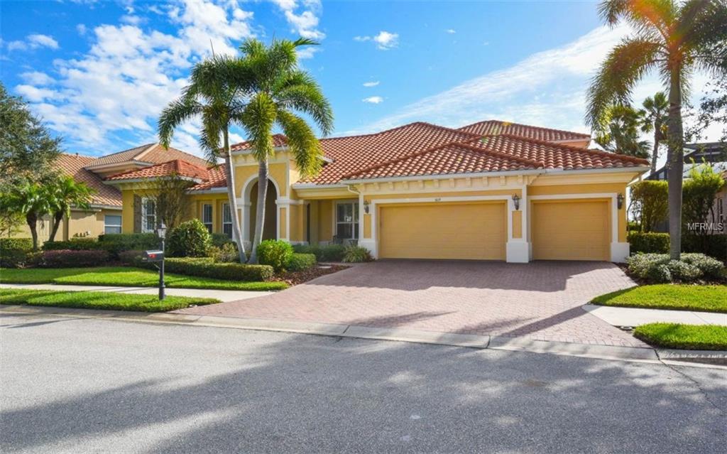 1019 RAINBOW COURT, BRADENTON, Florida 34212, 4 Bedrooms Bedrooms, 10 Rooms Rooms,4 BathroomsBathrooms,Residential,For sale,RAINBOW,A4200533