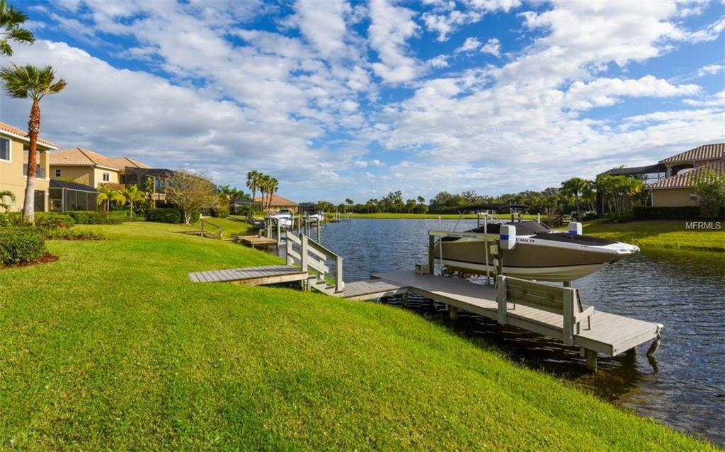 1019 RAINBOW COURT, BRADENTON, Florida 34212, 4 Bedrooms Bedrooms, 10 Rooms Rooms,4 BathroomsBathrooms,Residential,For sale,RAINBOW,A4200533