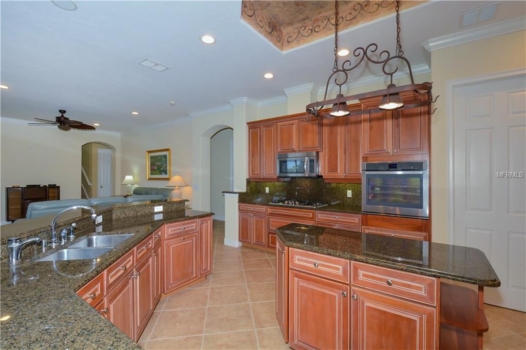 1019 RAINBOW COURT, BRADENTON, Florida 34212, 4 Bedrooms Bedrooms, 10 Rooms Rooms,4 BathroomsBathrooms,Residential,For sale,RAINBOW,A4200533