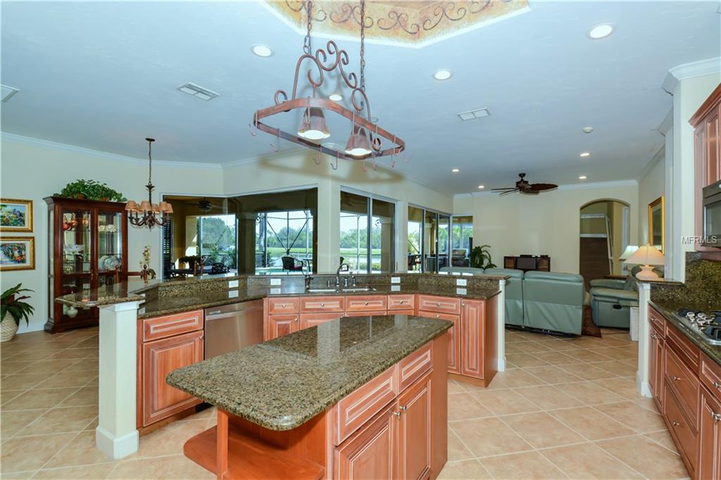 1019 RAINBOW COURT, BRADENTON, Florida 34212, 4 Bedrooms Bedrooms, 10 Rooms Rooms,4 BathroomsBathrooms,Residential,For sale,RAINBOW,A4200533