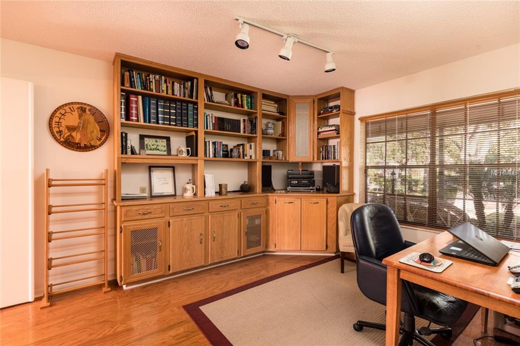 ST PETERSBURG, Florida 33702, 3 Bedrooms Bedrooms, 9 Rooms Rooms,3 BathroomsBathrooms,Residential,For sale,U7841449