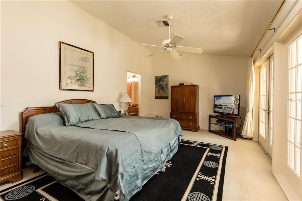 ST PETERSBURG, Florida 33702, 3 Bedrooms Bedrooms, 9 Rooms Rooms,3 BathroomsBathrooms,Residential,For sale,U7841449