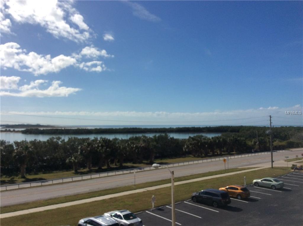 9 FORBES PLACE, DUNEDIN, Florida 34698, 2 Bedrooms Bedrooms, 3 Rooms Rooms,2 BathroomsBathrooms,Residential,For sale,FORBES,U7844627