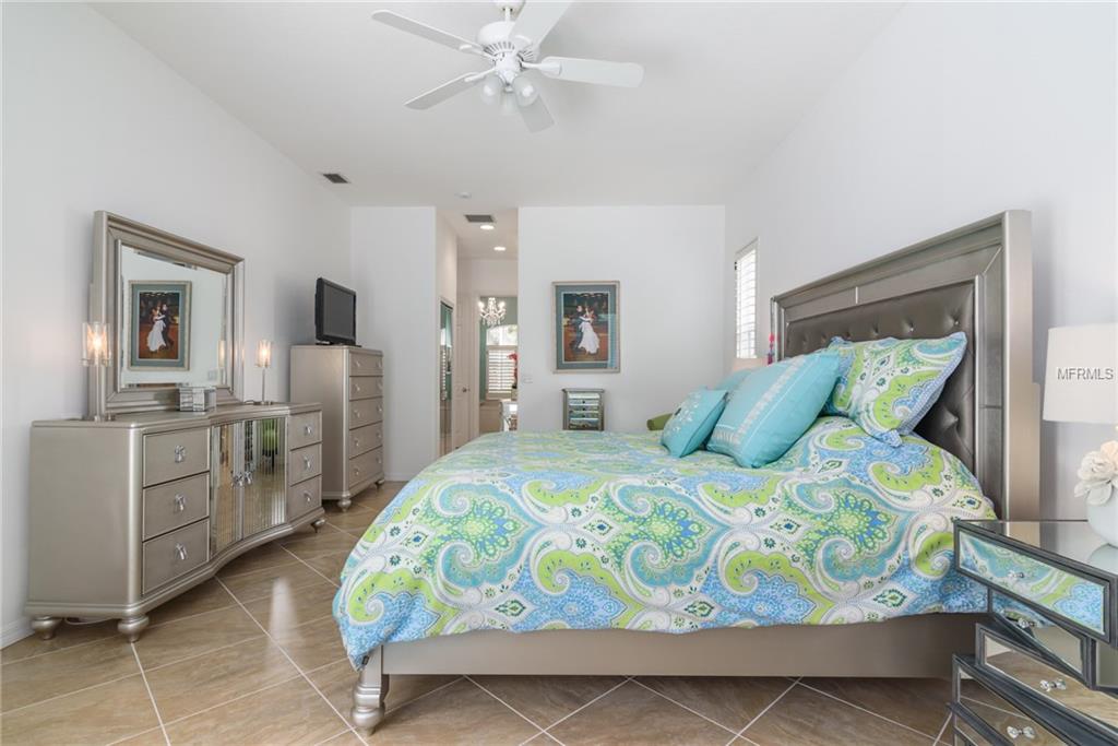 6120 WINCHESTER PLACE, SARASOTA, Florida 34243, 4 Bedrooms Bedrooms, 7 Rooms Rooms,3 BathroomsBathrooms,Residential,For sale,WINCHESTER,A4203229