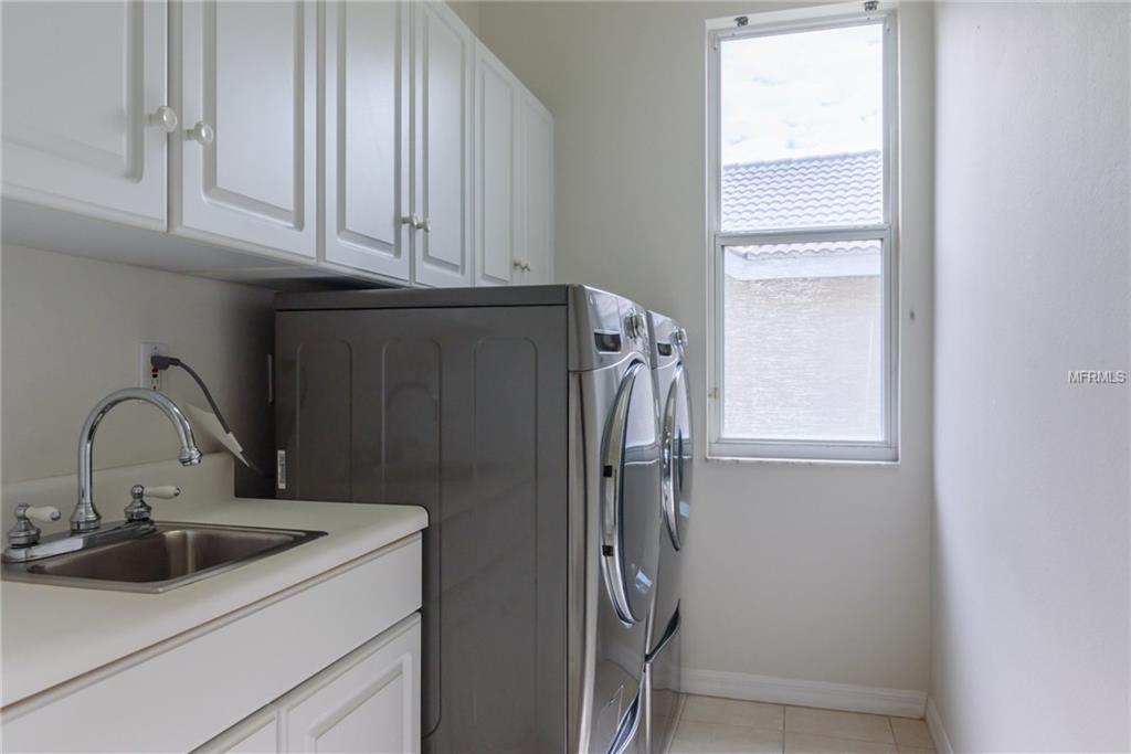 6120 WINCHESTER PLACE, SARASOTA, Florida 34243, 4 Bedrooms Bedrooms, 7 Rooms Rooms,3 BathroomsBathrooms,Residential,For sale,WINCHESTER,A4203229