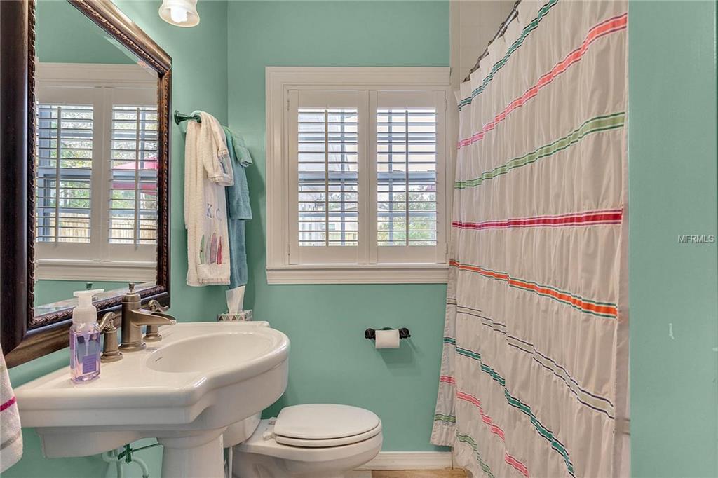 1800 NORTHUMBERLAND AVENUE, ORLANDO, Florida 32804, 4 Bedrooms Bedrooms, 3 Rooms Rooms,2 BathroomsBathrooms,Residential,For sale,NORTHUMBERLAND,O5557980