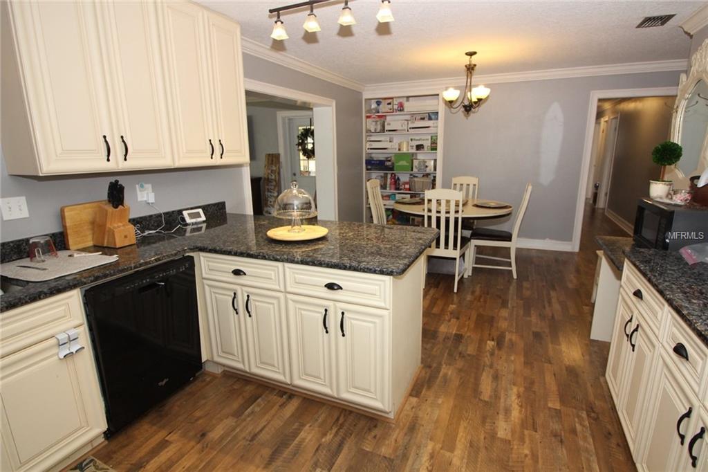 187 FLORIDAHAVEN DRIVE, MAITLAND, Florida 32751, 4 Bedrooms Bedrooms, 8 Rooms Rooms,2 BathroomsBathrooms,Residential,For sale,FLORIDAHAVEN,O5561405