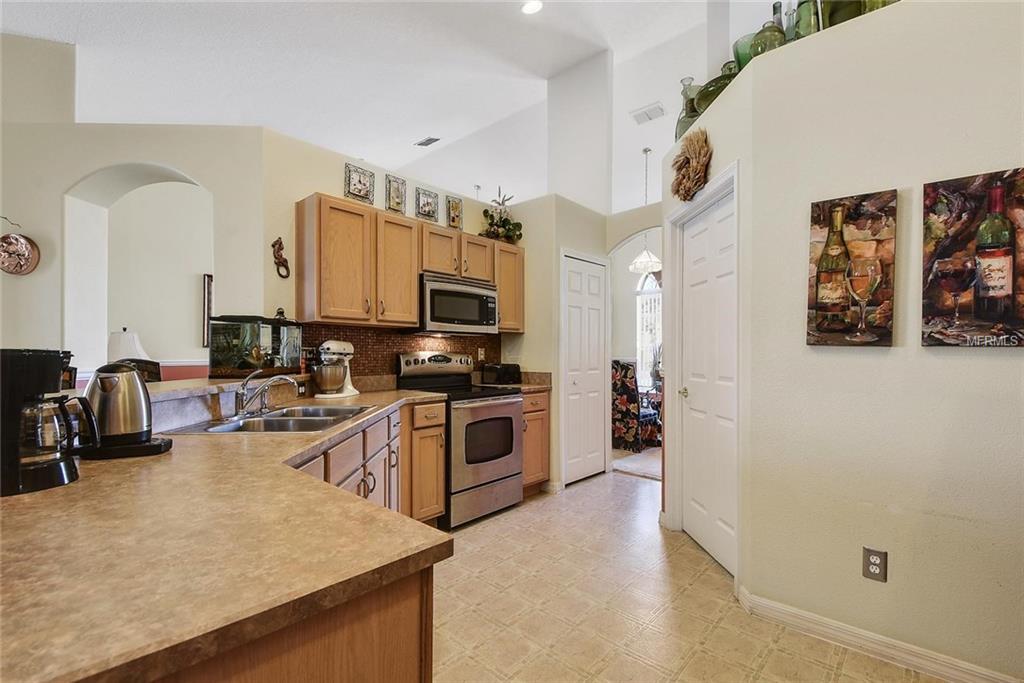 15920 ROBIN HILL LOOP, CLERMONT, Florida 34714, 4 Bedrooms Bedrooms, 9 Rooms Rooms,3 BathroomsBathrooms,Residential,For sale,ROBIN HILL,O5561714