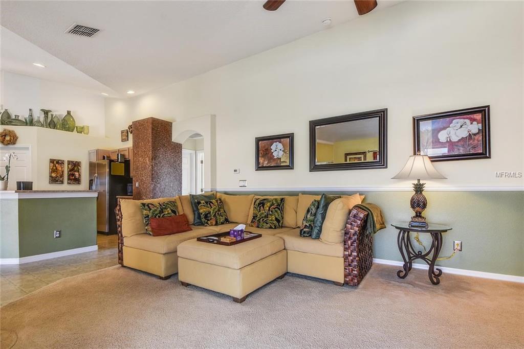 15920 ROBIN HILL LOOP, CLERMONT, Florida 34714, 4 Bedrooms Bedrooms, 9 Rooms Rooms,3 BathroomsBathrooms,Residential,For sale,ROBIN HILL,O5561714