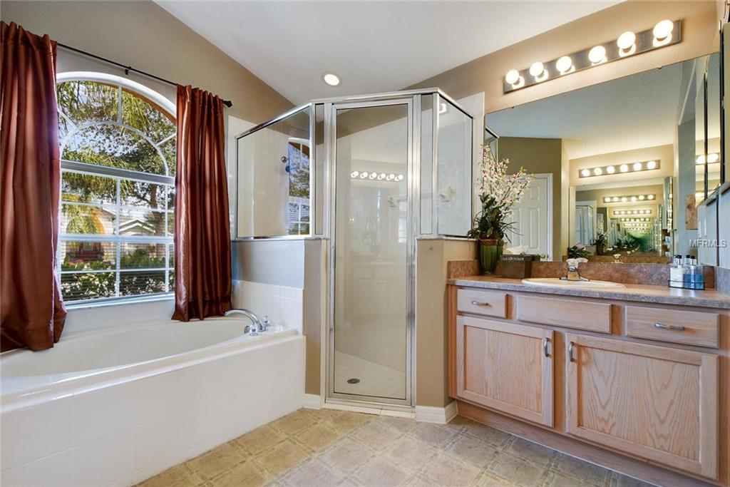 15920 ROBIN HILL LOOP, CLERMONT, Florida 34714, 4 Bedrooms Bedrooms, 9 Rooms Rooms,3 BathroomsBathrooms,Residential,For sale,ROBIN HILL,O5561714