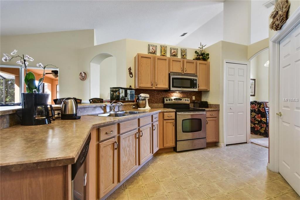 15920 ROBIN HILL LOOP, CLERMONT, Florida 34714, 4 Bedrooms Bedrooms, 9 Rooms Rooms,3 BathroomsBathrooms,Residential,For sale,ROBIN HILL,O5561714