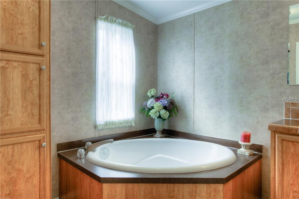 10053 EQUITY AVENUE, DADE CITY, Florida 33525, 2 Bedrooms Bedrooms, 6 Rooms Rooms,2 BathroomsBathrooms,Residential,For sale,EQUITY,E2205031