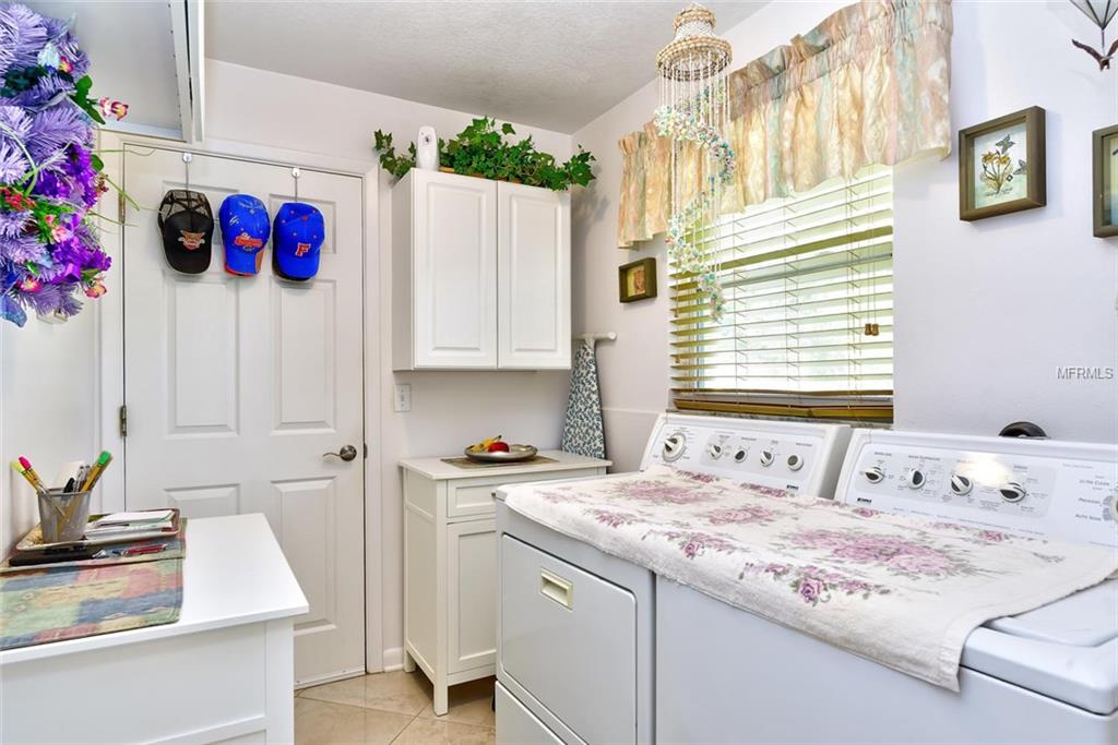 1141 PHYLLIS AVENUE, LARGO, Florida 33771, 2 Bedrooms Bedrooms, 5 Rooms Rooms,2 BathroomsBathrooms,Residential,For sale,PHYLLIS,T2904513