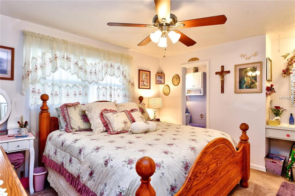 1141 PHYLLIS AVENUE, LARGO, Florida 33771, 2 Bedrooms Bedrooms, 5 Rooms Rooms,2 BathroomsBathrooms,Residential,For sale,PHYLLIS,T2904513