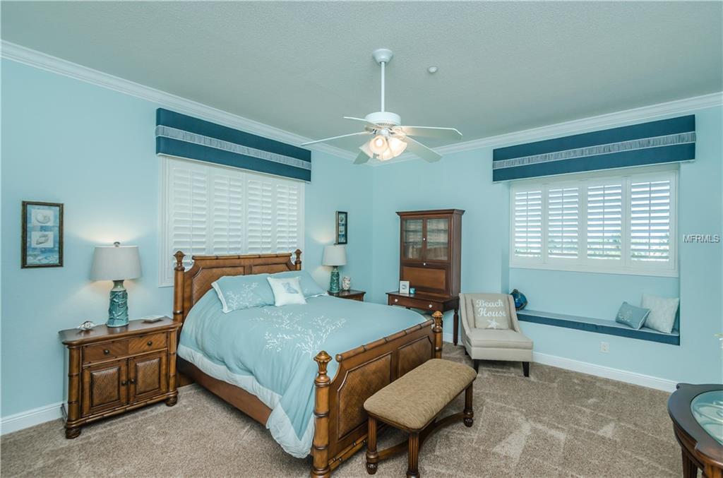 557 JOHNS PASS AVENUE, MADEIRA BEACH, Florida 33708, 4 Bedrooms Bedrooms, 8 Rooms Rooms,5 BathroomsBathrooms,Residential,For sale,JOHNS PASS,U7837331