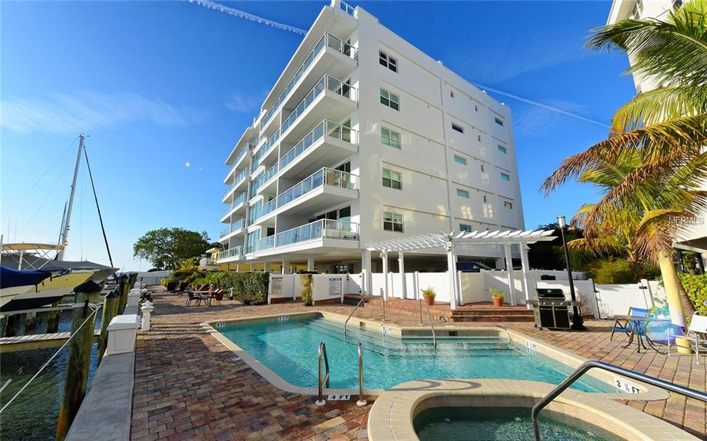 650 GOLDEN GATE POINT, SARASOTA, Florida 34236, 2 Bedrooms Bedrooms, 8 Rooms Rooms,2 BathroomsBathrooms,Residential,For sale,GOLDEN GATE,A4208528