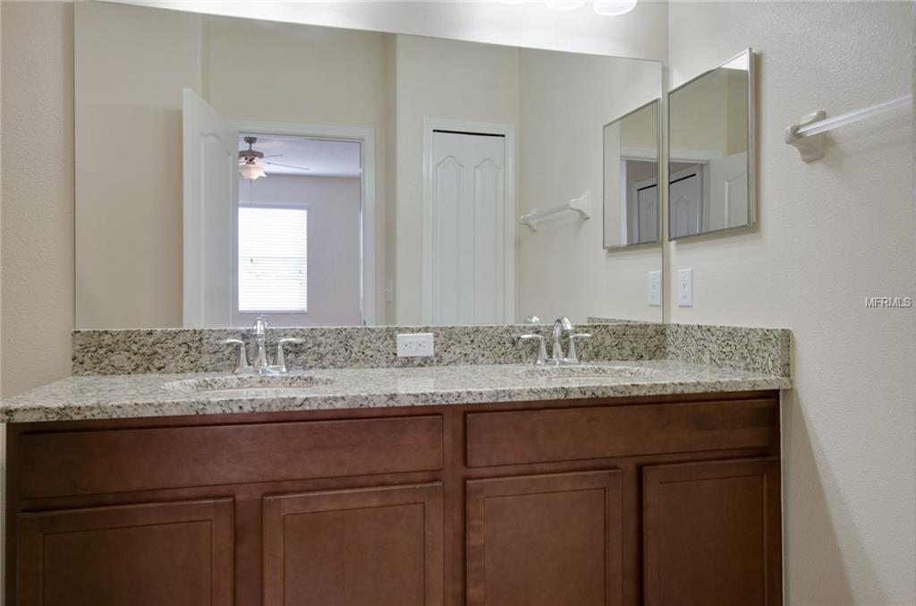 916 MEADOW GLADE DRIVE, RUSKIN, Florida 33570, 3 Bedrooms Bedrooms, 7 Rooms Rooms,3 BathroomsBathrooms,Residential,For sale,MEADOW GLADE,T2927404